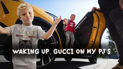 waking up gucci on my pjs lyrics